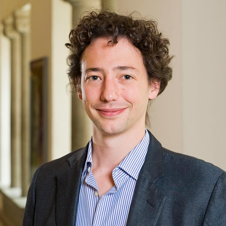 David Hémous holds the Professorship of Economics of Innovation and Entrepreneurship, endowed by the UBS Center. Hémous was awarded the EU’s coveted ERC Starting Grant in 2018, worth approx. 1.3 million euros for his project on economic growth and income inequality.