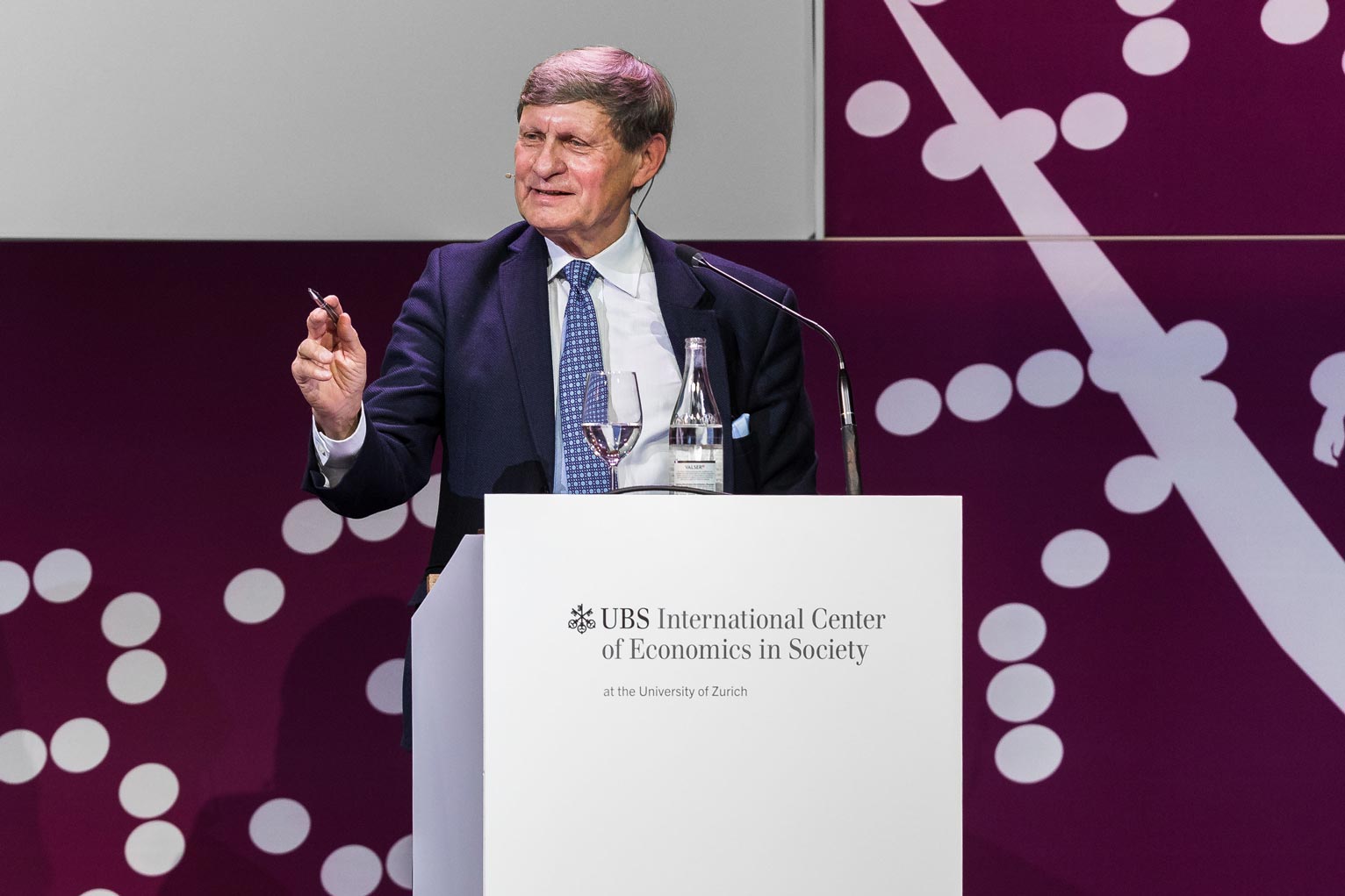 Leszek Balcerowicz (Warsaw School of Economics) presented his assessment of the globalization process since the 1990s.