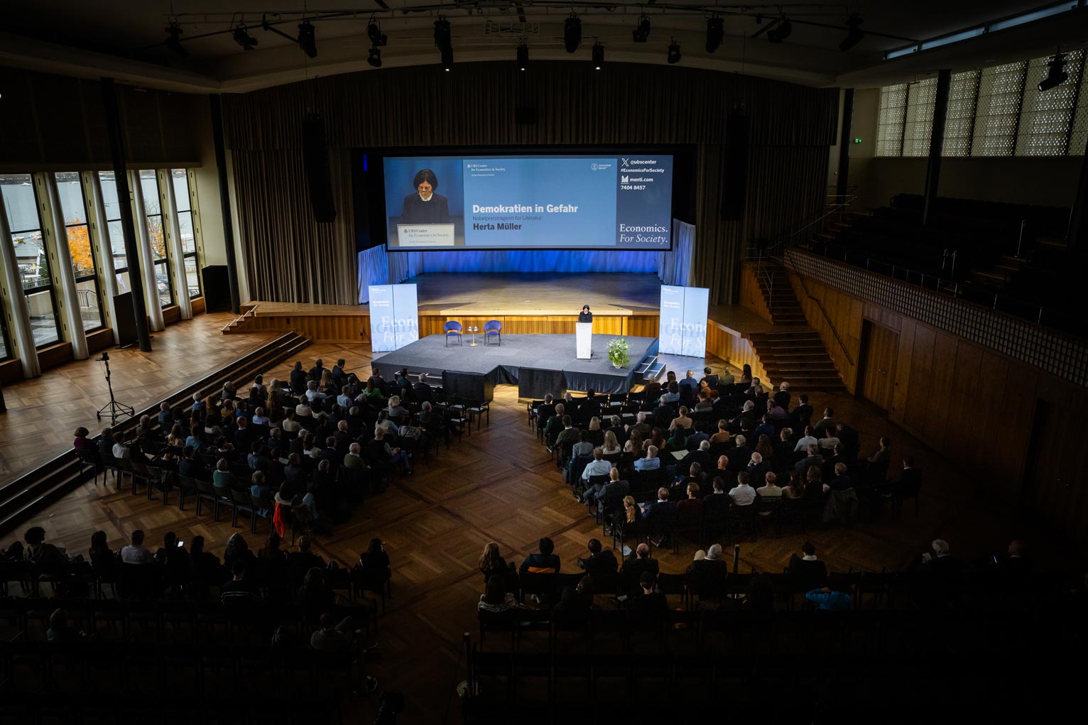 Herta Müller, recipient of the Nobel Prize in Literature, at the Forum for Economic Dialogue on 13 Nov. 2023