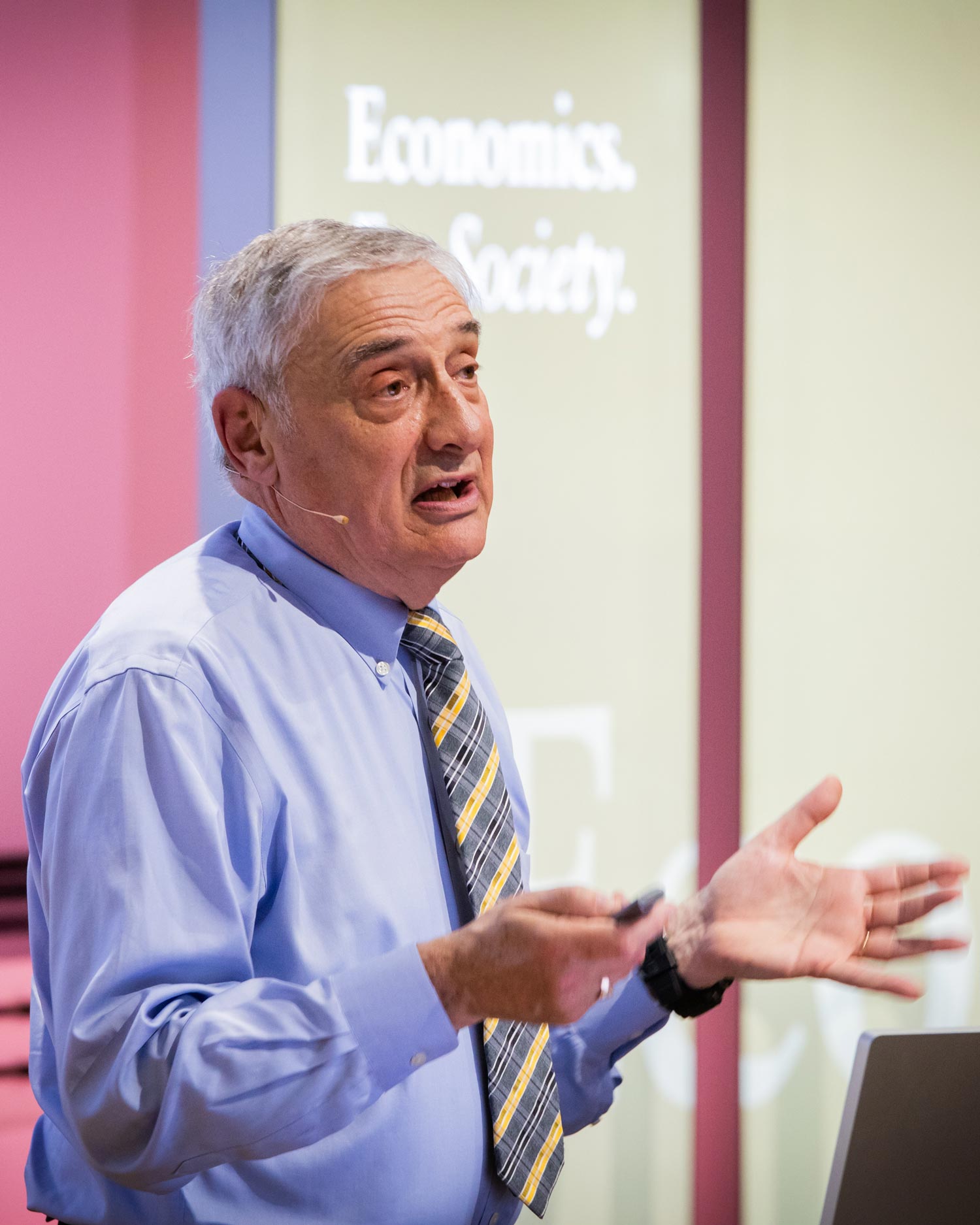 Joel Mokyr is one of the most significant economic historians of our time. The Israeli-American dual citizen has written extensively on the economic history of Europe between 1750 and 1914. His focus is on the intellectual roots of technological progress, in particular the role of the Enlightenment. The NZZ interviewed the 77-year-old professor from Northwestern University (Illinois) in Zurich, in connection with an event organized by the UBS Center for Economics in Society. (dba/tf)