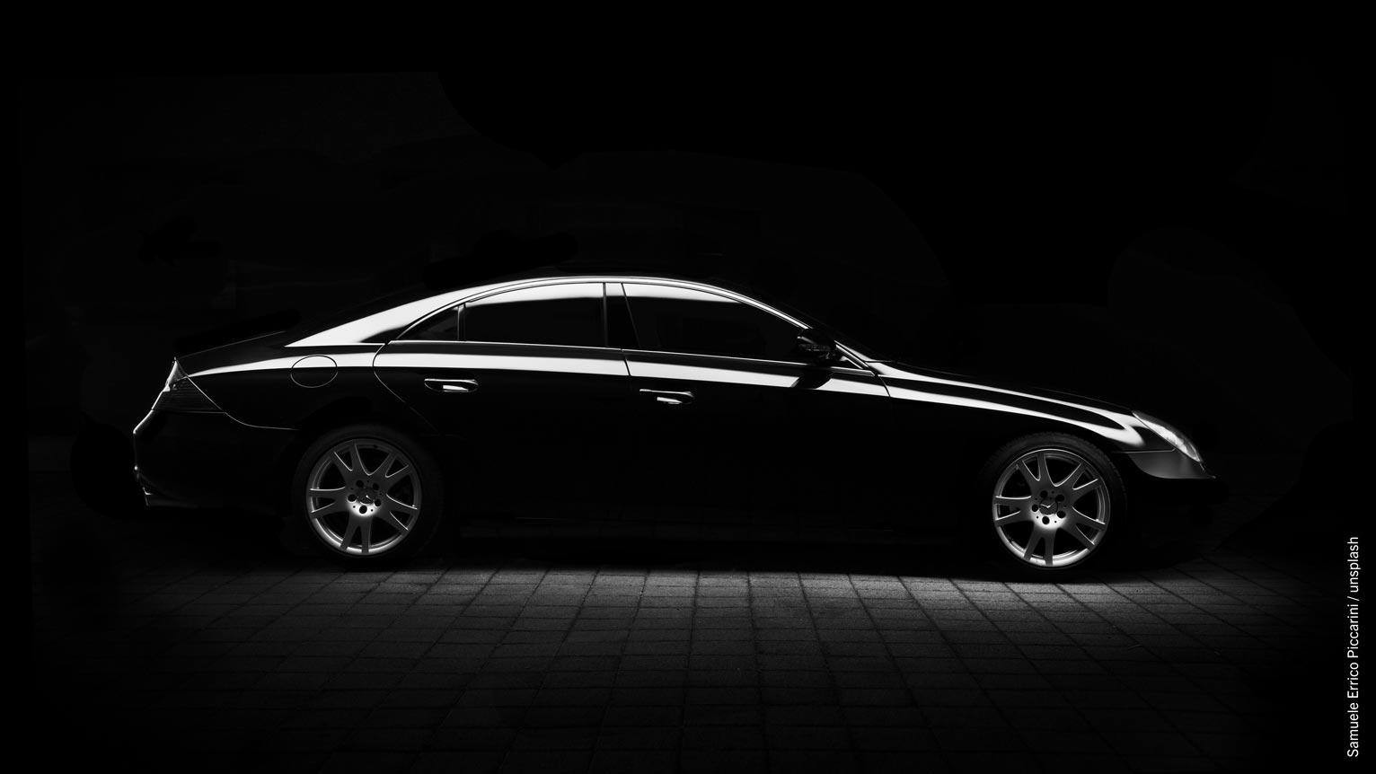 Mercedes minimal silhouette by Samuele Errico Piccarini via Unsplash