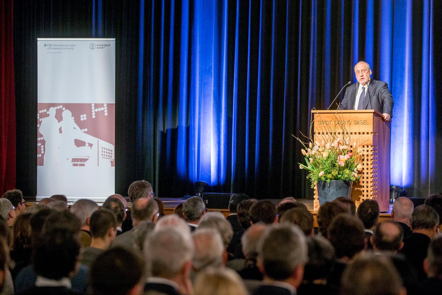 Prof. Joseph E. Stiglitz at the public lecture in Basel
