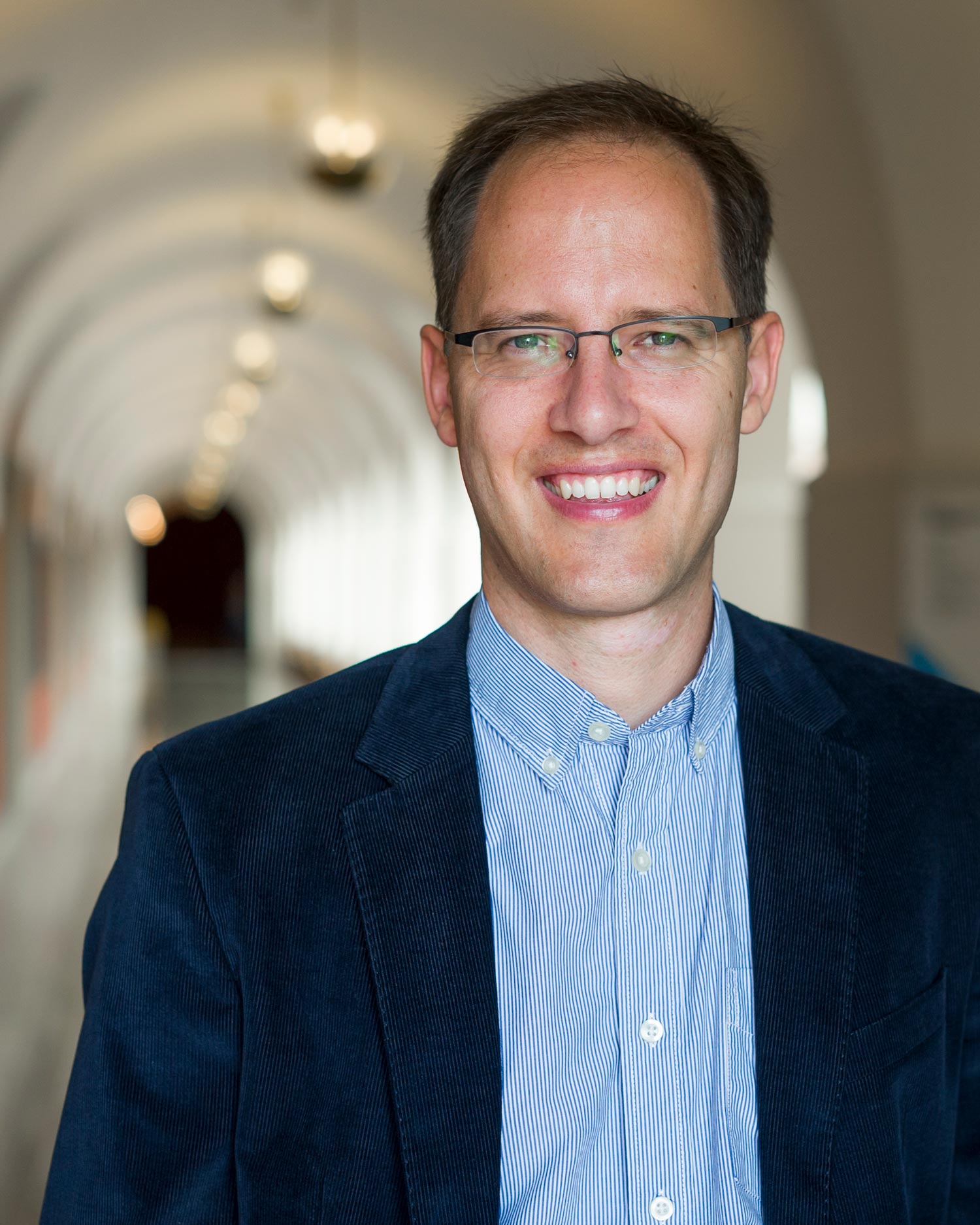 Florian Scheuer is UBS Foundation Professor of Economics of Institutions at the UZH Department of Economics.
