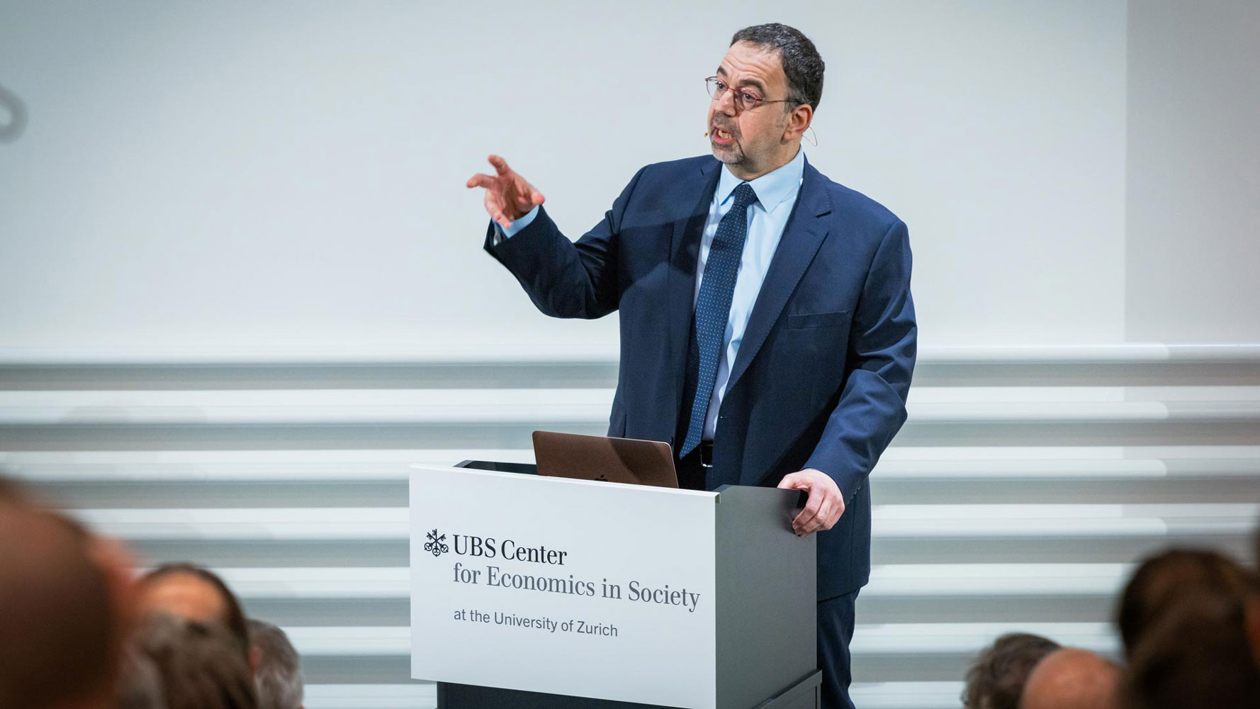 Nobel laureate Daron Acemoğlu (MIT) during his talk at the University of Zurich in January 2025.